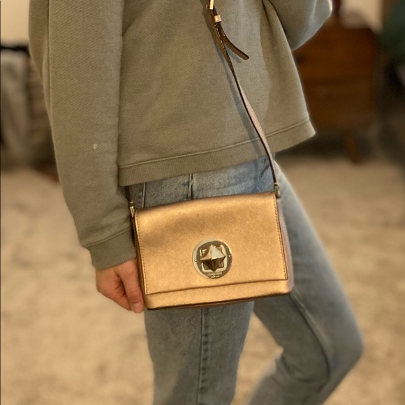 kate spade Handbags - Kate spade crossover champagne metallic couch. Perfect for special occasions!